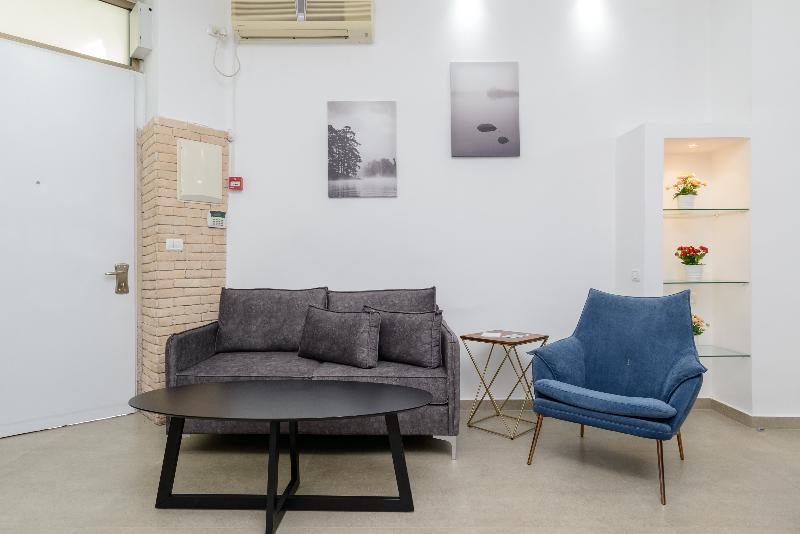 Liber Sea Shore By Raphael Tel Aviv